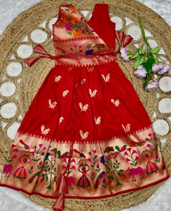 Kids pithani pattu lehengas - Image 2