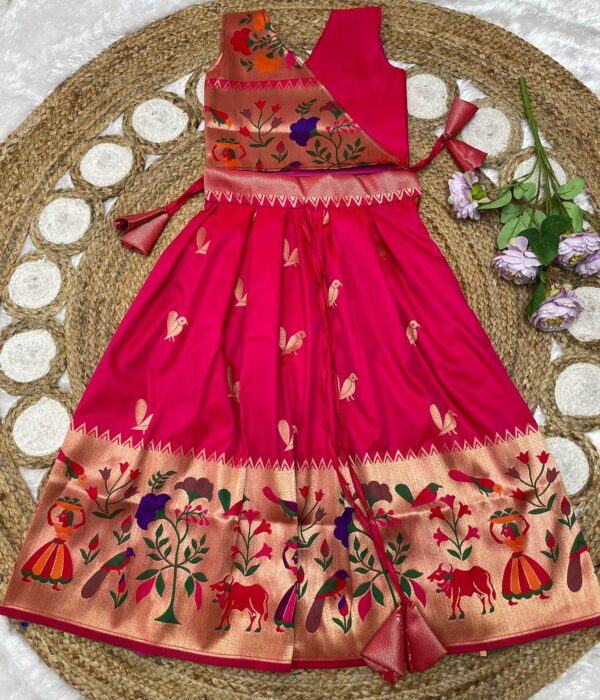 Kids pithani pattu lehengas