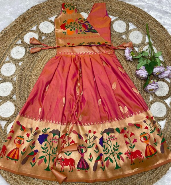 Kids pithani pattu lehengas - Image 9