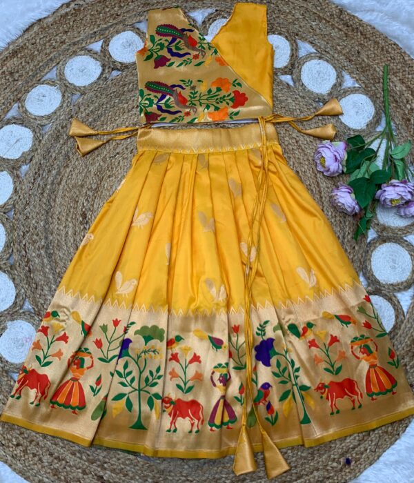 Kids pithani pattu lehengas - Image 6