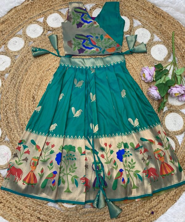 Kids pithani pattu lehengas - Image 10
