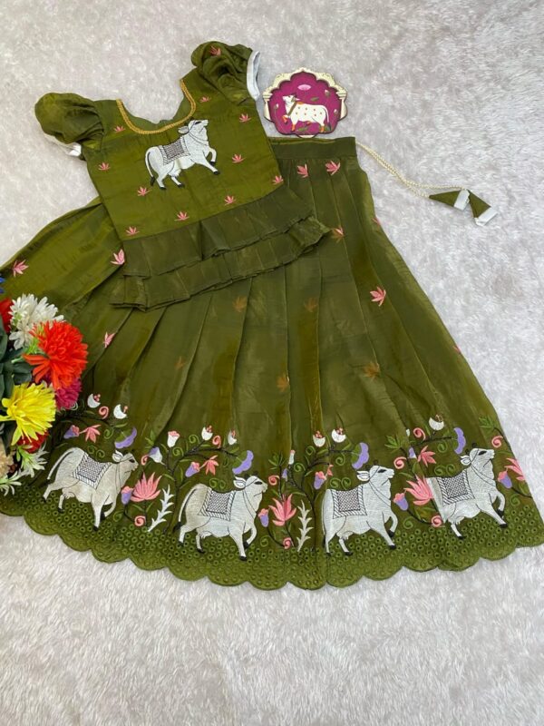 Kids picwaai lehengas - Image 3