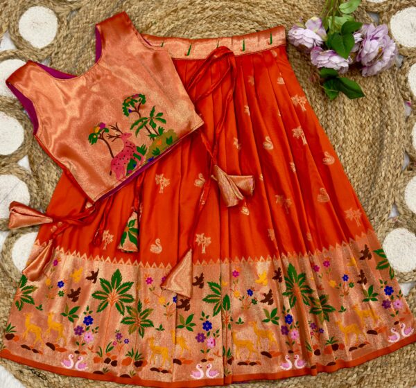 Kids pithani pattu lehengas - Image 9
