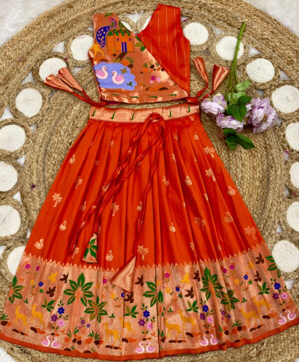 Kids pithani pattu lehengas - Image 3