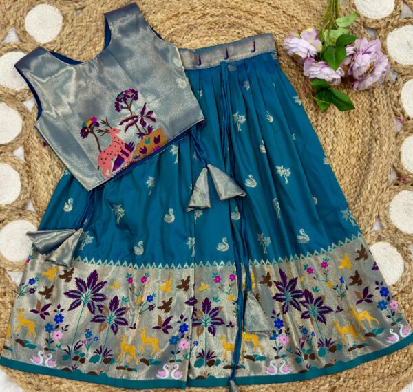 Kids pithani pattu lehengas - Image 5