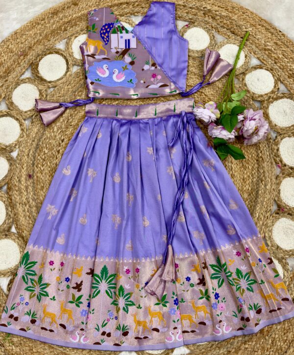 Kids pithani pattu lehengas - Image 7